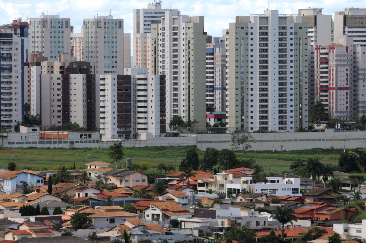 Calendário de pagamento do IPTU 2023 já está disponível Mulher