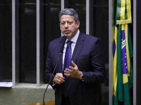 Presidente da Câmara Arthur Lira tenta acordo para reverter prisão de Daniel Silveira