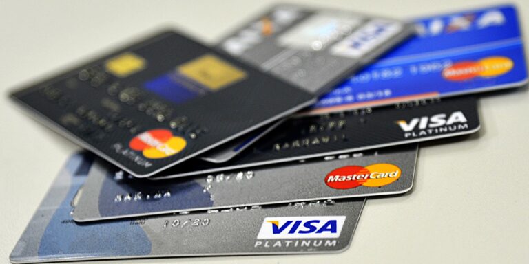 Pagamentos com cartões de crédito crescem 42% no primeiro trimestre