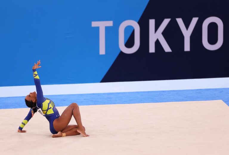 Ginasta Rebeca Andrade conquista inédita medalha de prata para o Brasil na ginástica das Olimpíadas