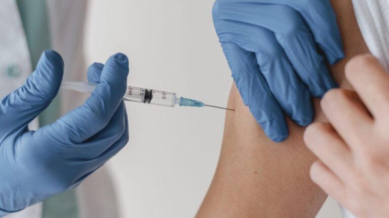 Veja quem pode se vacinar contra Covid-19 neste sábado (17), em Goiânia