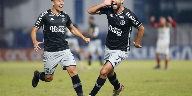Vasco derrota o Brusque na Série B com gol de Nenê