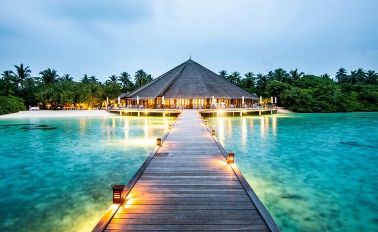 Hotéis de luxo oferecem até 47% de desconto para brasileiros nas Maldivas