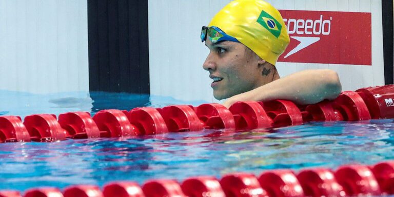 Medalhista paralímpica quebra recorde das Américas de natação