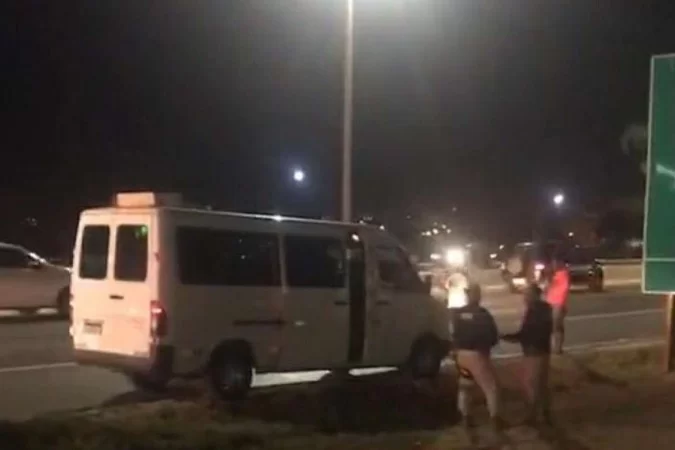 Motorista de van é executado a tiros em Valparaíso; passageiros são baleados