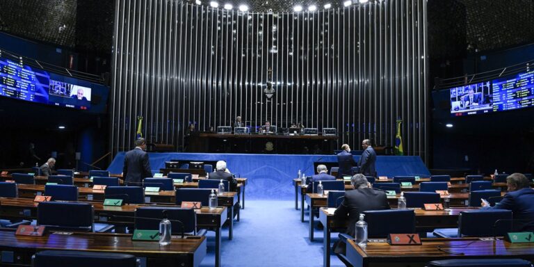 Senado aprova mudanças da PEC da Transição