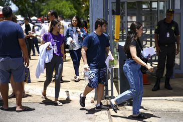 Candidatos comparecem a local de prova para a primeira etapa do Exame Nacional do Ensino Médio (Enem) 2022.