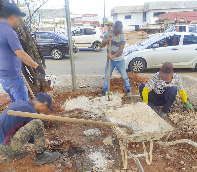 GDF Presente recupera piso de pedras portuguesas na Avenida Hélio Prates