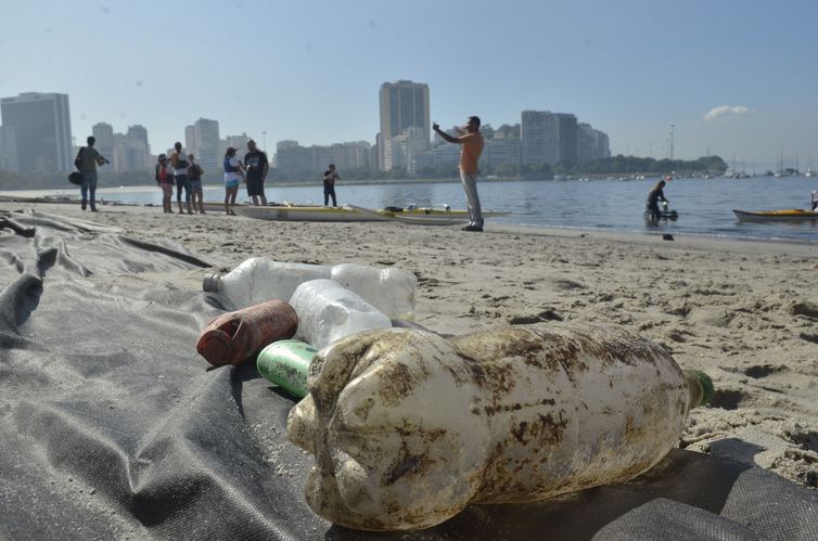 Protesto de Ambientalistas na Baía de Guanabara