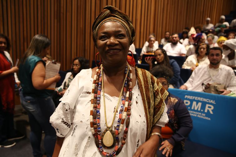 Brasília (DF), 13/04/2023 – Mãe Baiana de Oyà, durante Lançamento da Frente Parlamentar em Defesa e Proteção dos Povos e Comunidades Tradicionais de Matriz Africana e das Religiões de Matriz Africana. Foto Valter Campanato/Agência Brasil.