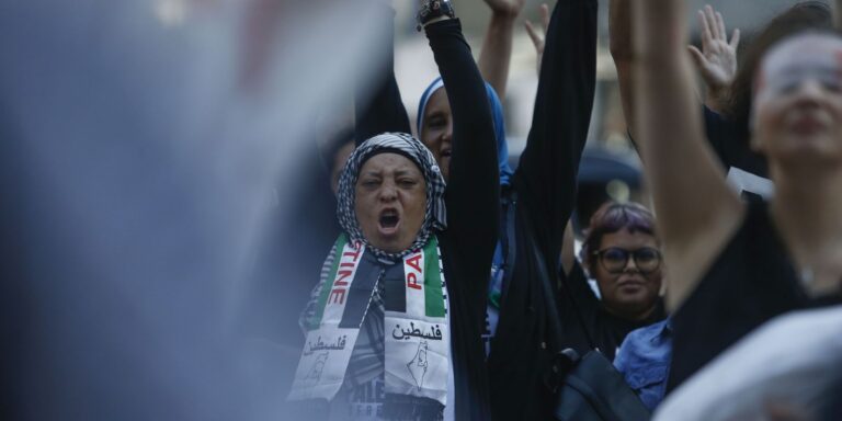 Atos de apoio aos palestinos reúnem milhares em várias partes do mundo