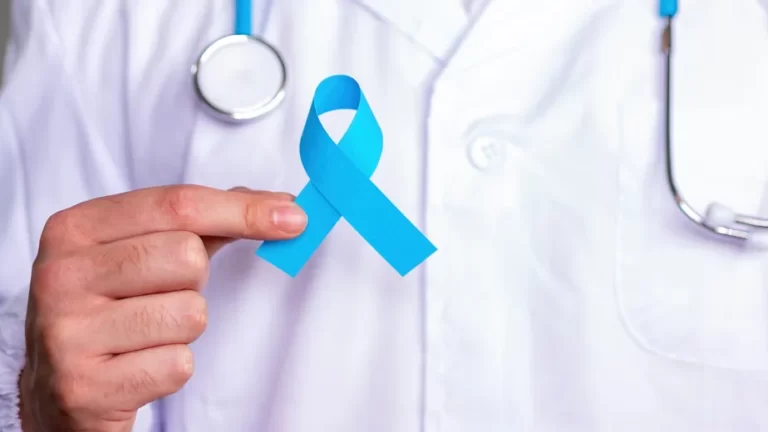 Novembro Azul no Cruzeiro: Ação de Prevenção ao Câncer de Próstata em Parceria com Supermercado e Hospital