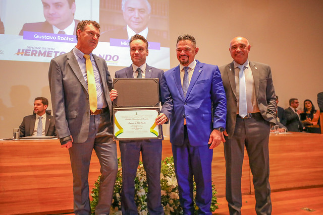 03/04/2024 - Michel Temer e Gustavo Rocha são homenageados como Cidadãos Honorários de Brasília