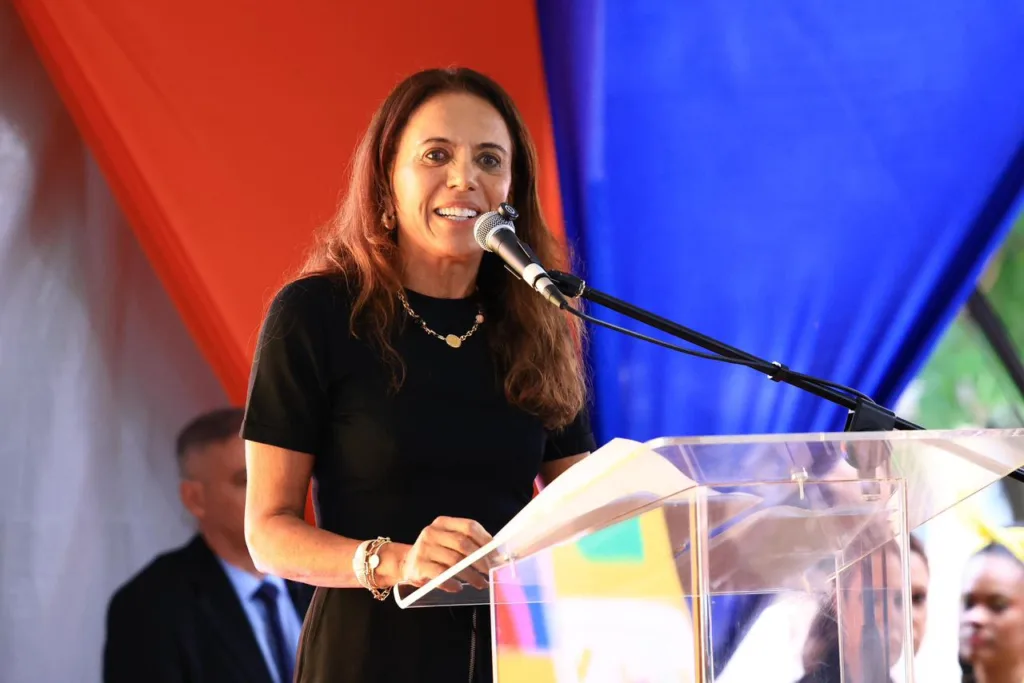 Gracinha-Caiado-Reinaugura-Restaurante-do-Bem-em-Luziania-com-Nova-1024x683