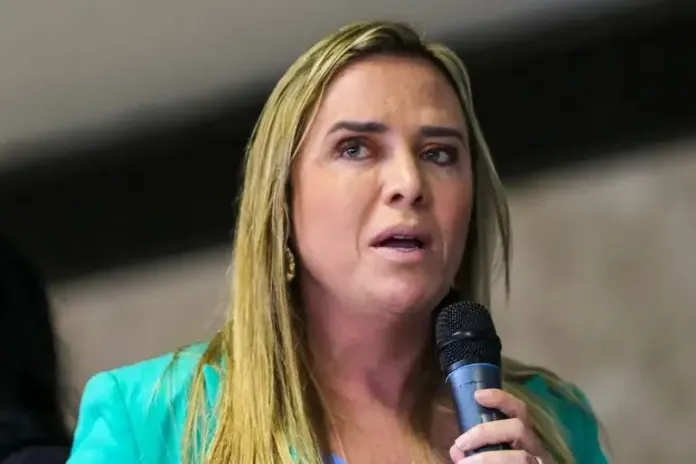 Celina-Leao-7