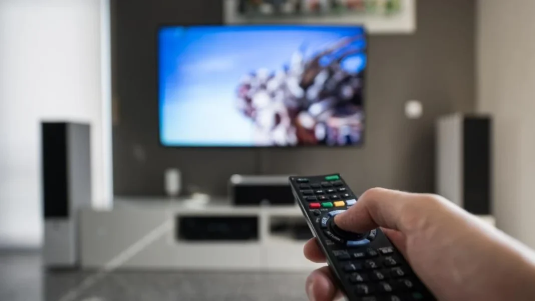 televisao-controle-remoto-assistir-televisao-tv-sala-home-theater-1734628089160_v2_900x506_16_9